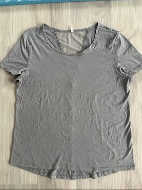 4/$20 Ideology Women's Short Sleeve Crew Tee in Gray
